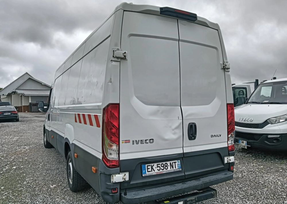 Iveco 35S14,35S13,35C13,35C12, - Fourgon utilitaire: photos 5 Iveco 35S14,35S13,35C13,35C12, - Fourgon utilitaire: photos 5
