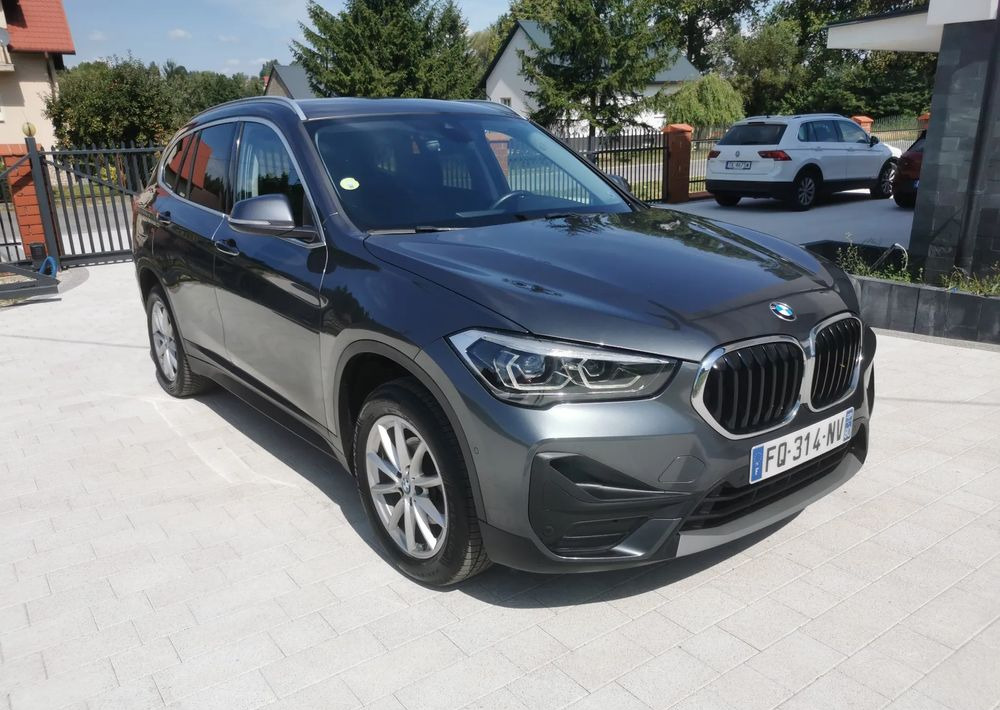 BMW X1 sDrive16d - Voiture break: photos 1 BMW X1 sDrive16d - Voiture break: photos 1