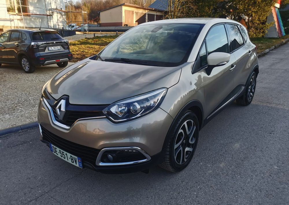 Renault Captur 0.9 Energy TCe Intens - SUV: photos 3 Renault Captur 0.9 Energy TCe Intens - SUV: photos 3