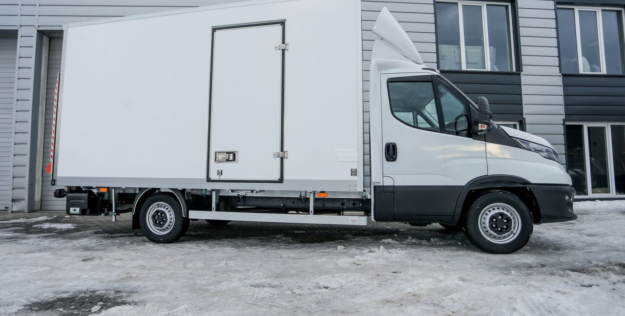 IVECO Iveco Daily IVECO 35S18HA8 r.o.4100 - Fourgon grand volume: photos 3 IVECO Iveco Daily IVECO 35S18HA8 r.o.4100 - Fourgon grand volume: photos 3