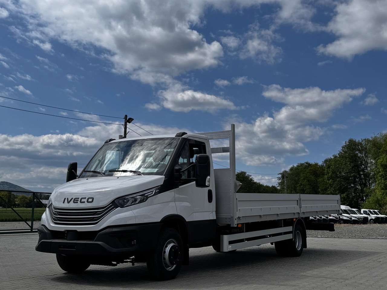 Iveco Daily 70C18 - Camion plateau: photos 2 Iveco Daily 70C18 - Camion plateau: photos 2