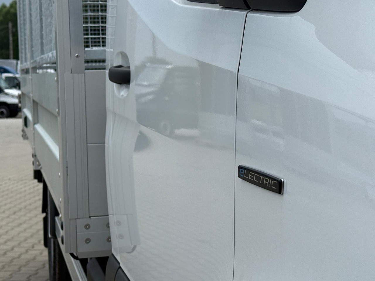 Utilitaire plateau, Utilitaire électrique neuf Mercedes eSprinter: photos 9
