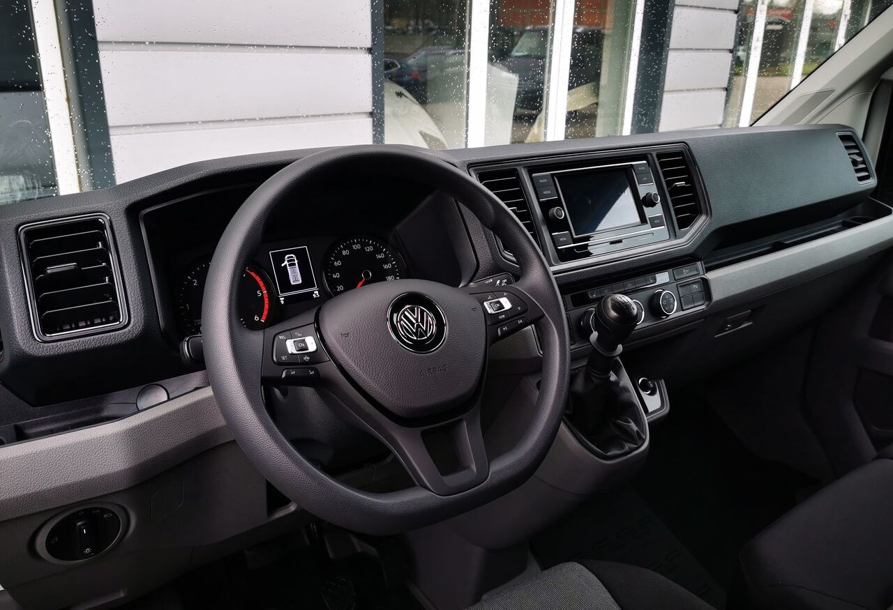Fourgon utilitaire neuf Volkswagen Crafter: photos 8