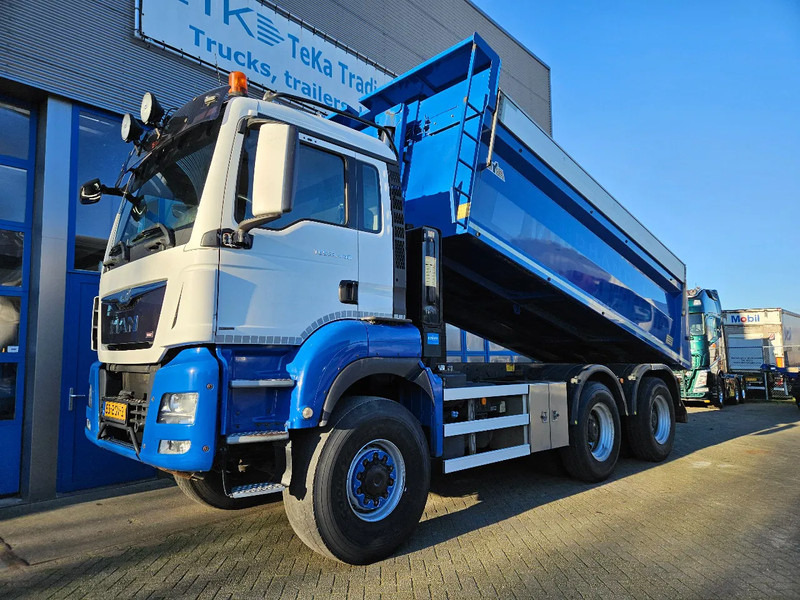 MAN TGS 33.440 6x6 HYVA Hydraulische kleppen - Camion benne: photos 2 MAN TGS 33.440 6x6 HYVA Hydraulische kleppen - Camion benne: photos 2