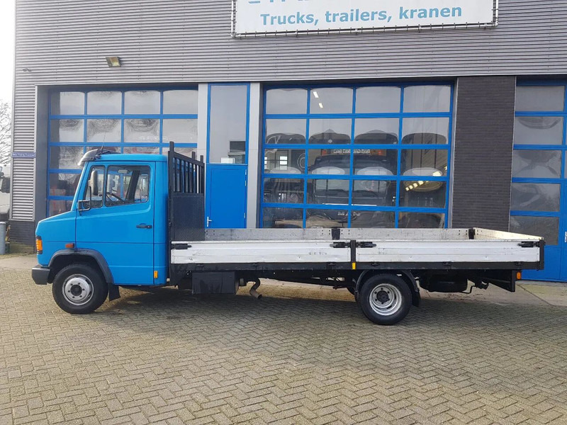 Mercedes-Benz 611 D Open laadbak Manual - Camion plateau: photos 3 Mercedes-Benz 611 D Open laadbak Manual - Camion plateau: photos 3