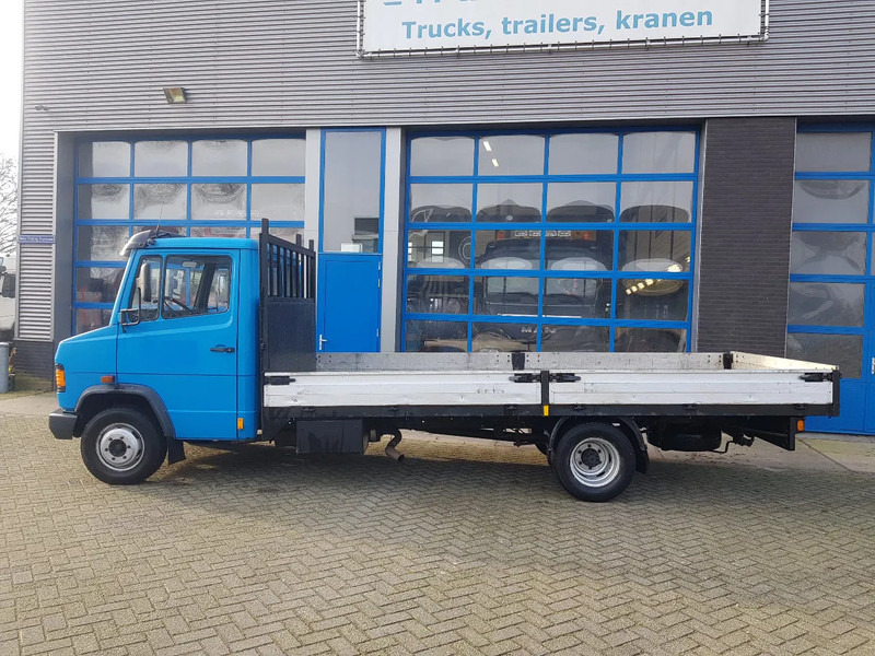 Mercedes-Benz 611 D Open laadbak Manual - Camion plateau: photos 3 Mercedes-Benz 611 D Open laadbak Manual - Camion plateau: photos 3