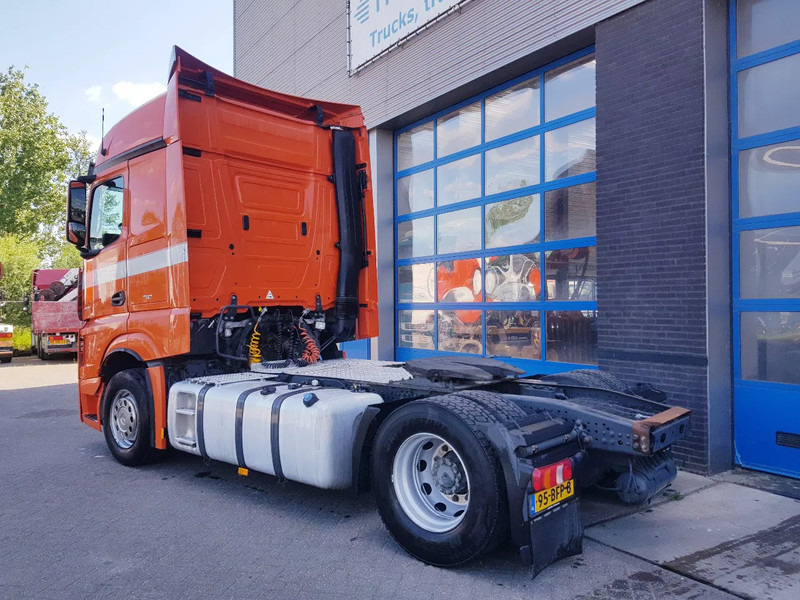 Mercedes-Benz Actros 1945 Double Tank New Apk TÜV - Tracteur routier: photos 4 Mercedes-Benz Actros 1945 Double Tank New Apk TÜV - Tracteur routier: photos 4
