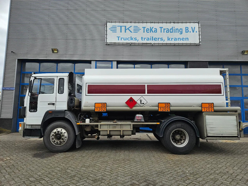 Volvo F S7 18 HOBUR 14.800 Liter 3 Compartments Steel Manual - Camion citerne: photos 4 Volvo F S7 18 HOBUR 14.800 Liter 3 Compartments Steel Manual - Camion citerne: photos 4