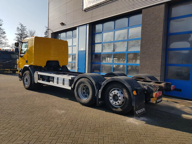 Volvo FE 300 EEV 6X2 Retarder Pto 234.000 KM - Châssis cabine: photos 4 Volvo FE 300 EEV 6X2 Retarder Pto 234.000 KM - Châssis cabine: photos 4