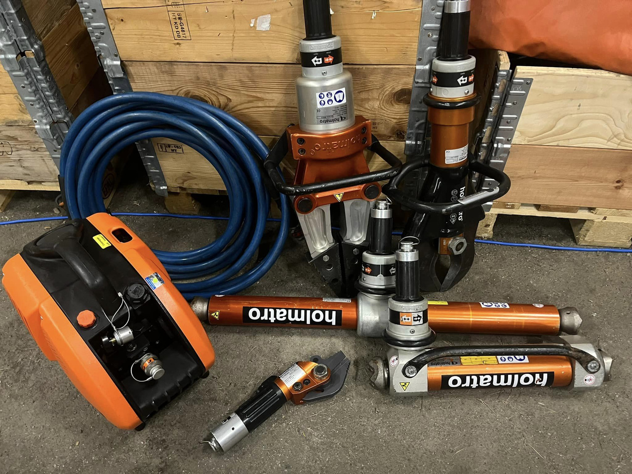 Holmatro PPU15 C - Jaws of life - Camion de pompier: photos 1 Holmatro PPU15 C - Jaws of life - Camion de pompier: photos 1