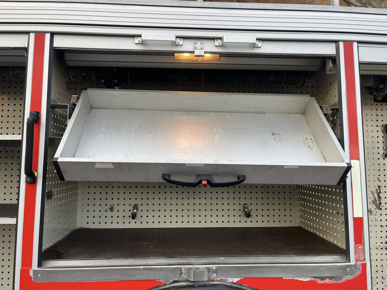 VOLVO FL10 4x2 - fire engine / fire truck / brandbil - Camion de pompier: photos 5 VOLVO FL10 4x2 - fire engine / fire truck / brandbil - Camion de pompier: photos 5