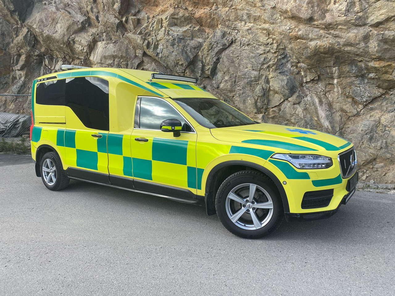Volvo Nilsson XC90 D5 AWD - Ambulance / Krankenwagen / Швидка допомога - Ambulance: photos 1 Volvo Nilsson XC90 D5 AWD - Ambulance / Krankenwagen / Швидка допомога - Ambulance: photos 1