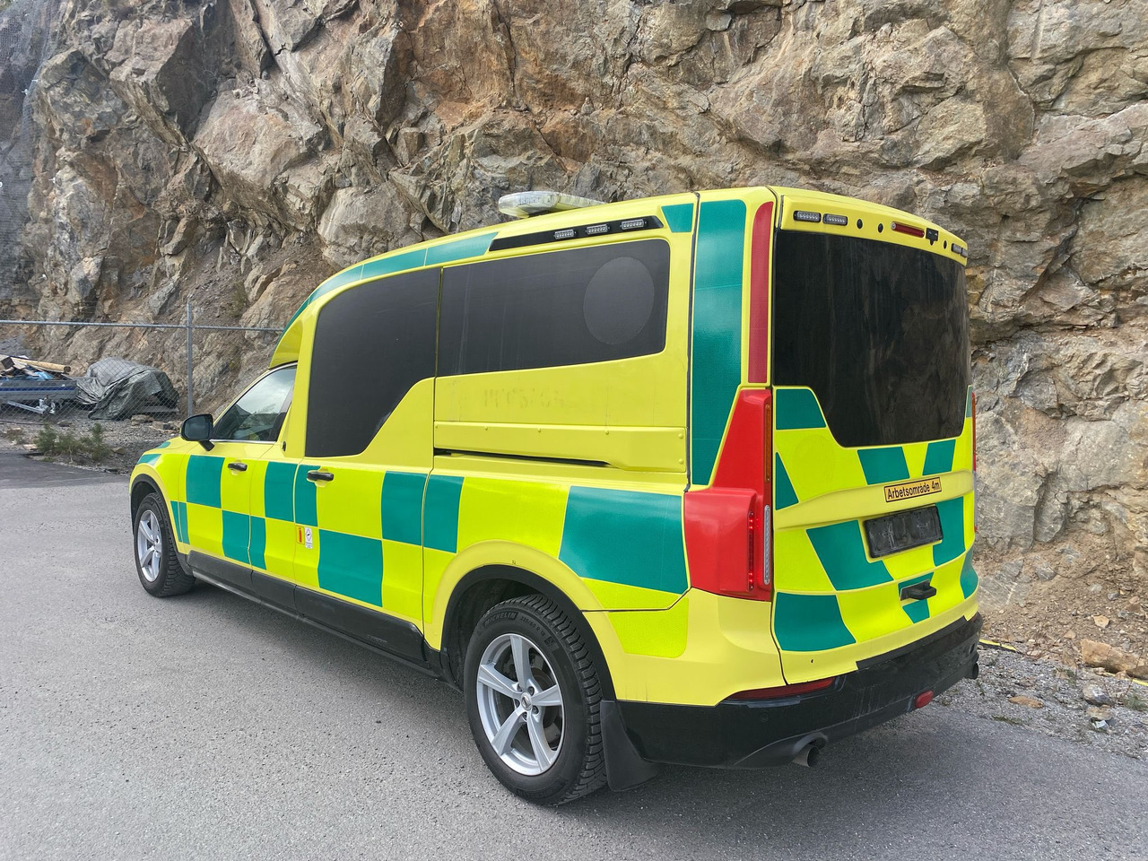 Volvo Nilsson XC90 D5 AWD - Ambulance / Krankenwagen / Швидка допомога - Ambulance: photos 4 Volvo Nilsson XC90 D5 AWD - Ambulance / Krankenwagen / Швидка допомога - Ambulance: photos 4