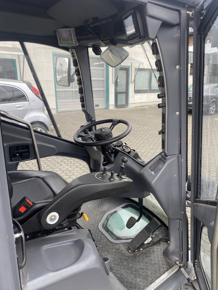 TENNANT Green Machines 500 ZE electric 500 ZE - Balayeuse de voirie: photos 5 TENNANT Green Machines 500 ZE electric 500 ZE - Balayeuse de voirie: photos 5