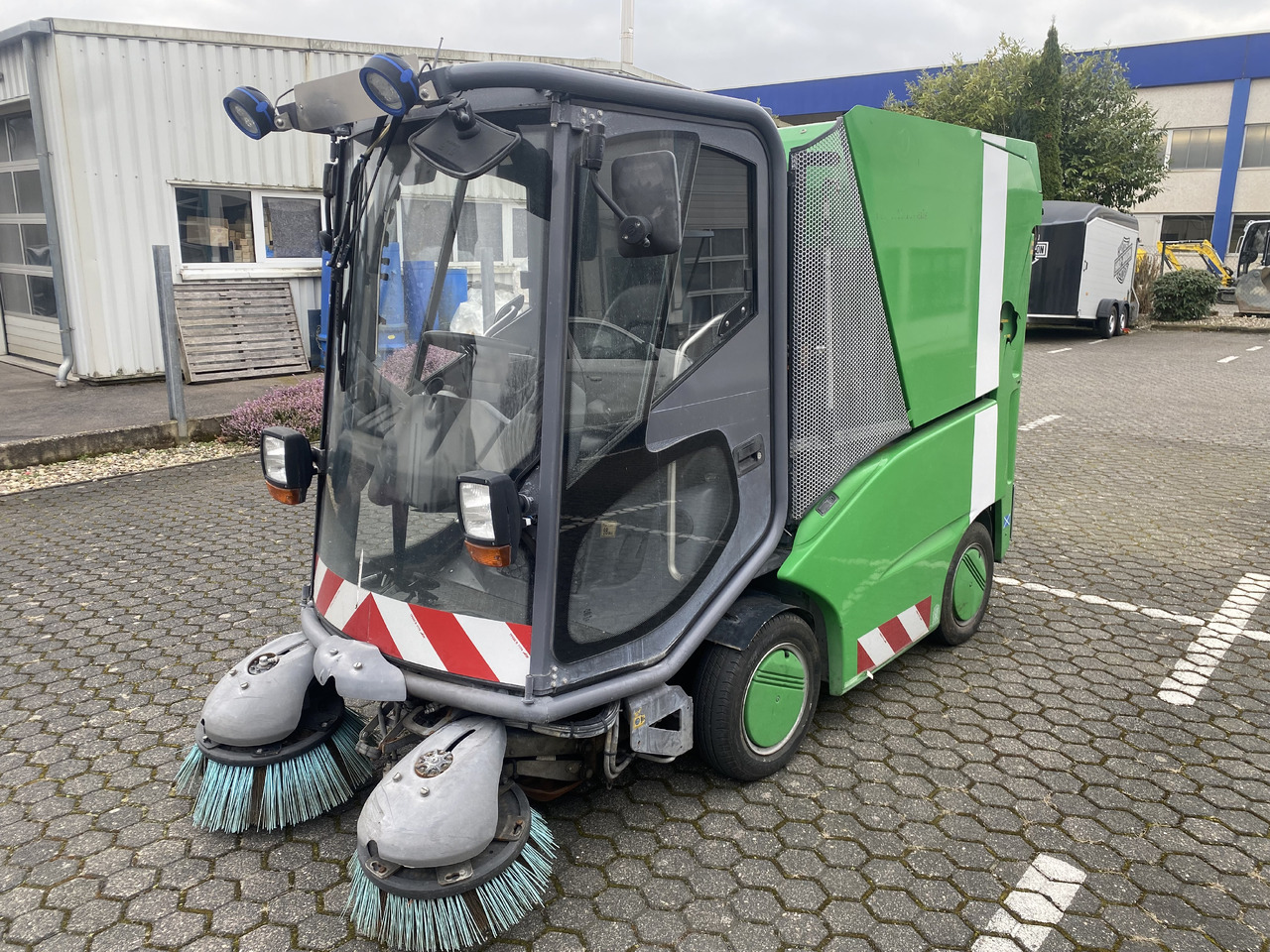 TENNANT Green Machines 500 ZE electric 500 ZE - Balayeuse de voirie: photos 1 TENNANT Green Machines 500 ZE electric 500 ZE - Balayeuse de voirie: photos 1