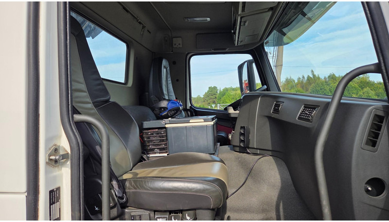 Volvo FM330 6X2*4 en crédit-bail Volvo FM330 6X2*4: photos 12 Volvo FM330 6X2*4 en crédit-bail Volvo FM330 6X2*4: photos 12
