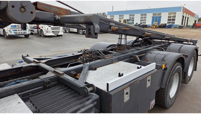 Volvo FM420 6X2 manual full steel - Camion - système de câble: photos 5 Volvo FM420 6X2 manual full steel - Camion - système de câble: photos 5