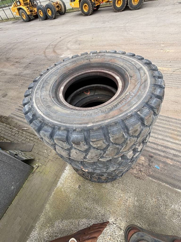 Bridgestone 24.00R35 (4pcs) - Pneu pour Engins de chantier: photos 2 Bridgestone 24.00R35 (4pcs) - Pneu pour Engins de chantier: photos 2
