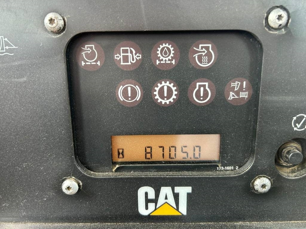 CAT D 6 T XL (Under Preparation + New Tracks) - Bulldozer: photos 4 CAT D 6 T XL (Under Preparation + New Tracks) - Bulldozer: photos 4