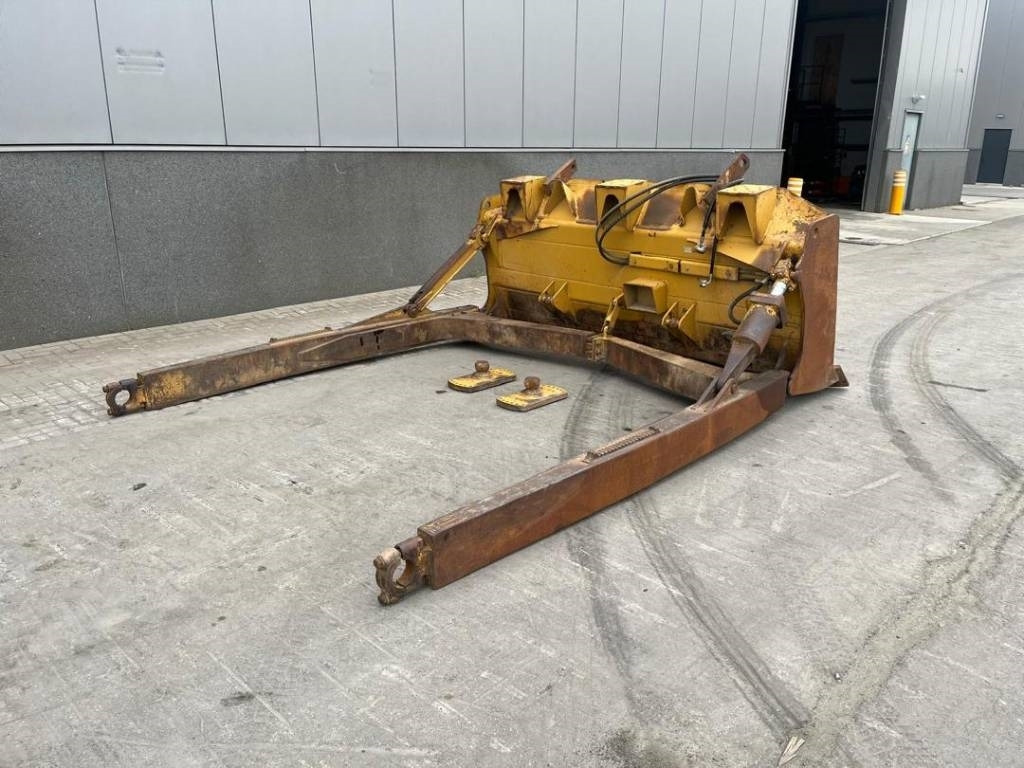 CAT D 6 XL Blade + Pusharms - Lame: photos 3 CAT D 6 XL Blade + Pusharms - Lame: photos 3