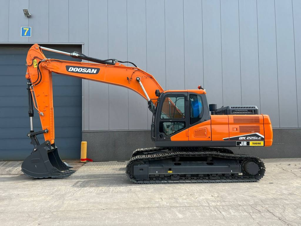 Doosan DX 225 LC-7M - Pelle sur chenille: photos 1 Doosan DX 225 LC-7M - Pelle sur chenille: photos 1