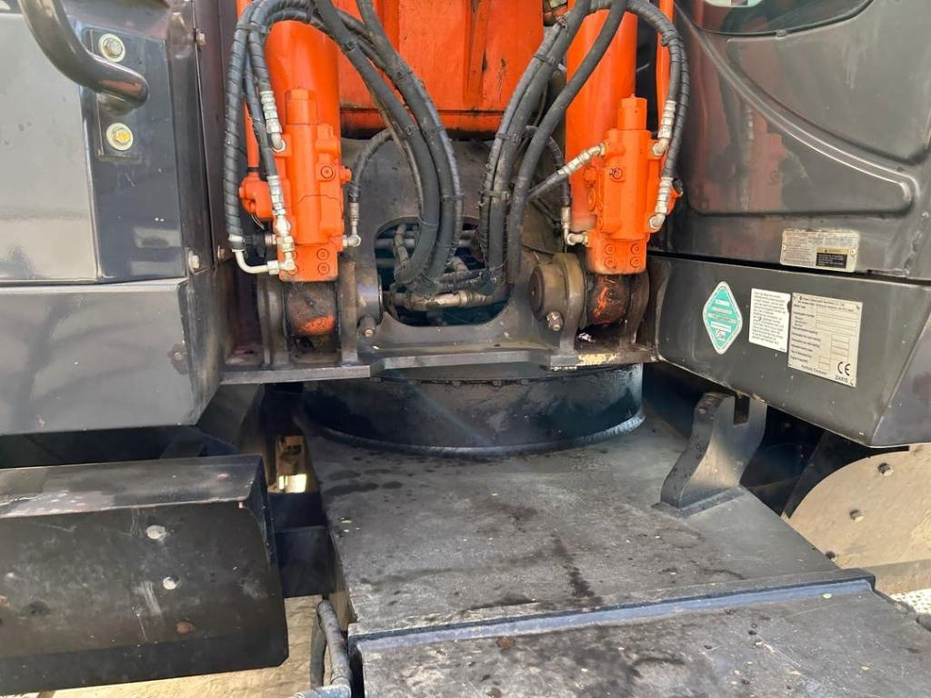 Pelle sur pneus Hitachi ZX 140 W-5B: photos 36