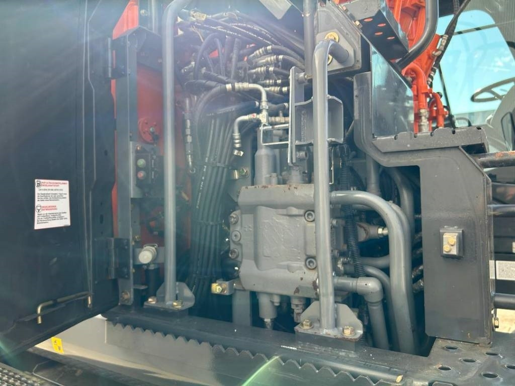 Pelle sur pneus Hitachi ZX 140 W-5B: photos 22