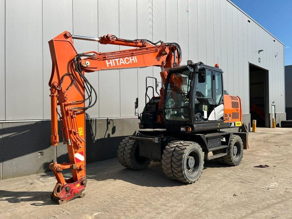 Hitachi ZX 140 W-5B - Pelle sur pneus: photos 2 Hitachi ZX 140 W-5B - Pelle sur pneus: photos 2