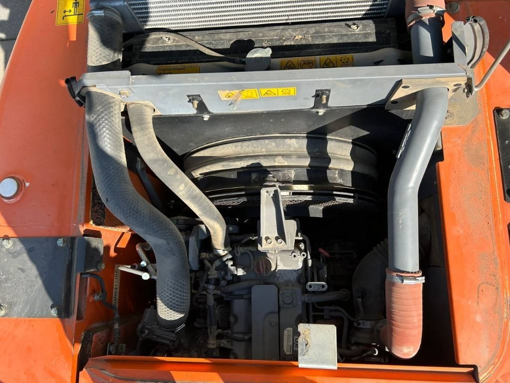 Pelle sur pneus Hitachi ZX 140 W-5B: photos 29