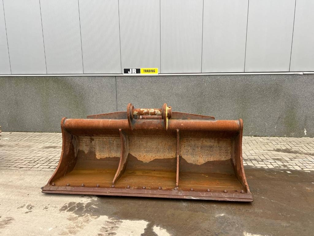 Volvo EC 480 E L coupler + bucket - Godet pour Engins de chantier: photos 1 Volvo EC 480 E L coupler + bucket - Godet pour Engins de chantier: photos 1