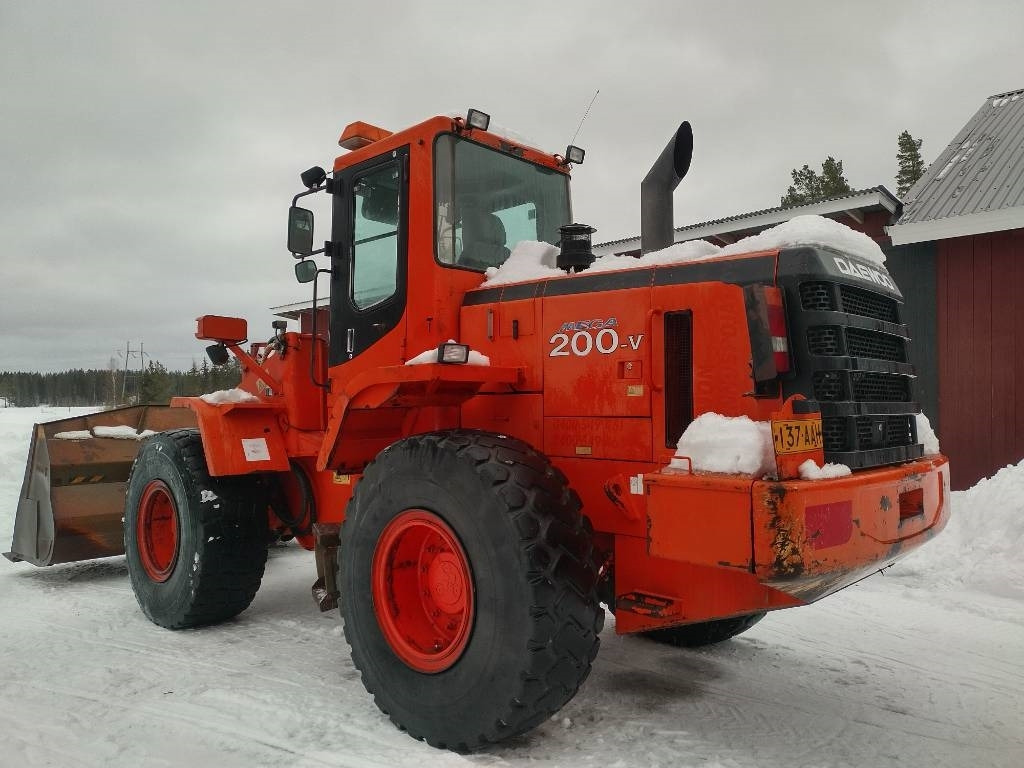 Daewoo 200-V Mega - Chargeuse sur pneus: photos 4 Daewoo 200-V Mega - Chargeuse sur pneus: photos 4