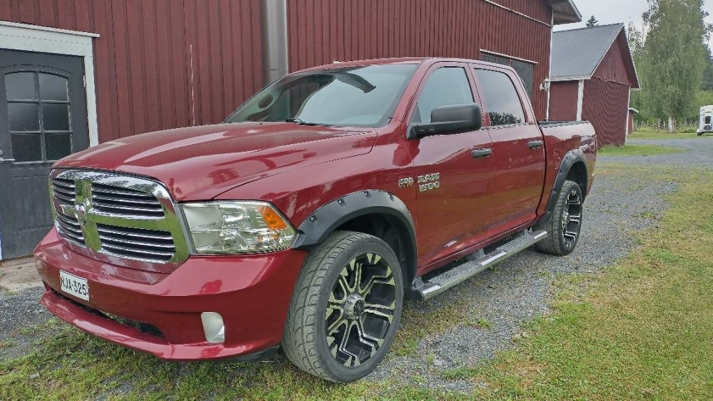 Dodge RAM 1500 5,7 hemi - Pick-up: photos 2 Dodge RAM 1500 5,7 hemi - Pick-up: photos 2