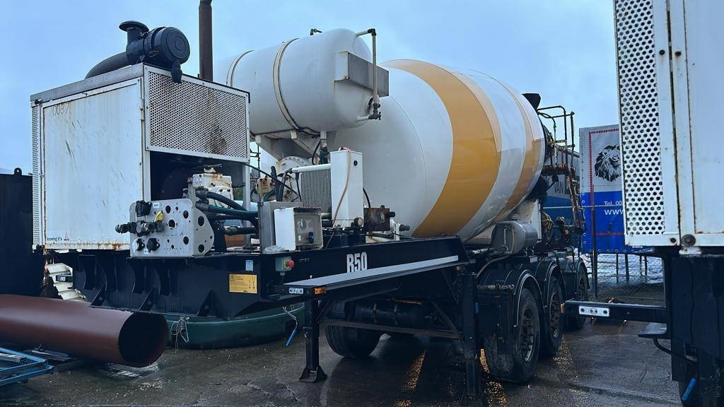 MOL 12 m3 3 aks betonipuolikas, omalla koneella  - Semi-remorque malaxeur: photos 2 MOL 12 m3 3 aks betonipuolikas, omalla koneella  - Semi-remorque malaxeur: photos 2