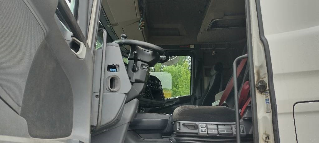 Camion à rideaux coulissants Scania R580 8x4 kapellilava+Dolly+kärry 76tn juna: photos 15 Camion à rideaux coulissants Scania R580 8x4 kapellilava+Dolly+kärry 76tn juna: photos 15