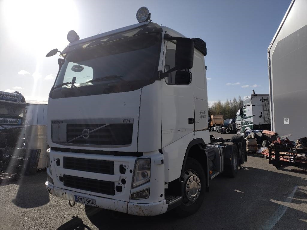 Volvo FH460 6x2 veturi kääntyvä teli - Tracteur routier: photos 2 Volvo FH460 6x2 veturi kääntyvä teli - Tracteur routier: photos 2