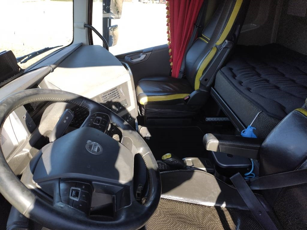 Châssis cabine Volvo FH750 8x4 alusta: photos 6