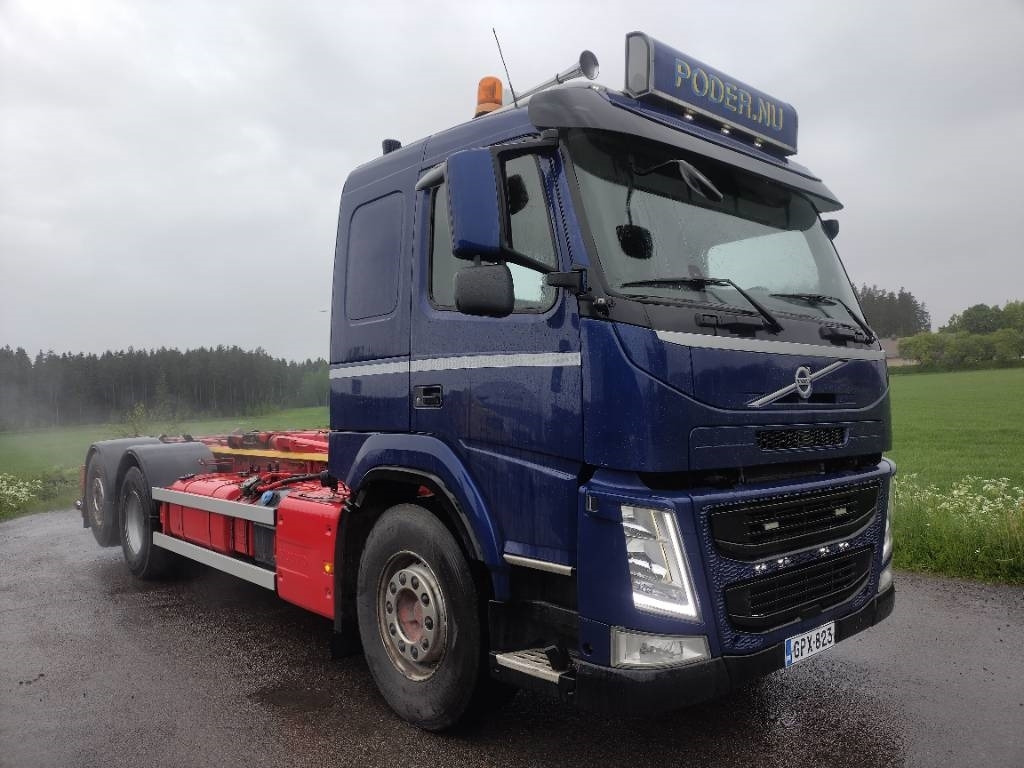 Volvo FM450 6x2 ohj.teli, Multilift koukkulaite - Camion ampliroll: photos 1 Volvo FM450 6x2 ohj.teli, Multilift koukkulaite - Camion ampliroll: photos 1