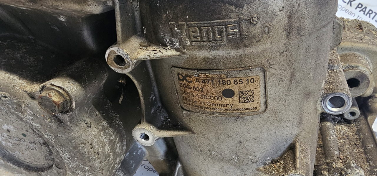 Mercedes Benz Actros MP4 EURO6, EURO 6 emission oil filter housing, oil cooler , 4711800712, 4711800012, 4711800212, 4711800312, 4711704710, 4711800265, 4711801065, 4721840380, 4721841980, 4721800309, - Radiateur d'huile pour Camion: photos 2 Mercedes Benz Actros MP4 EURO6, EURO 6 emission oil filter housing, oil cooler , 4711800712, 4711800012, 4711800212, 4711800312, 4711704710, 4711800265, 4711801065, 4721840380, 4721841980, 4721800309, - Radiateur d'huile pour Camion: photos 2