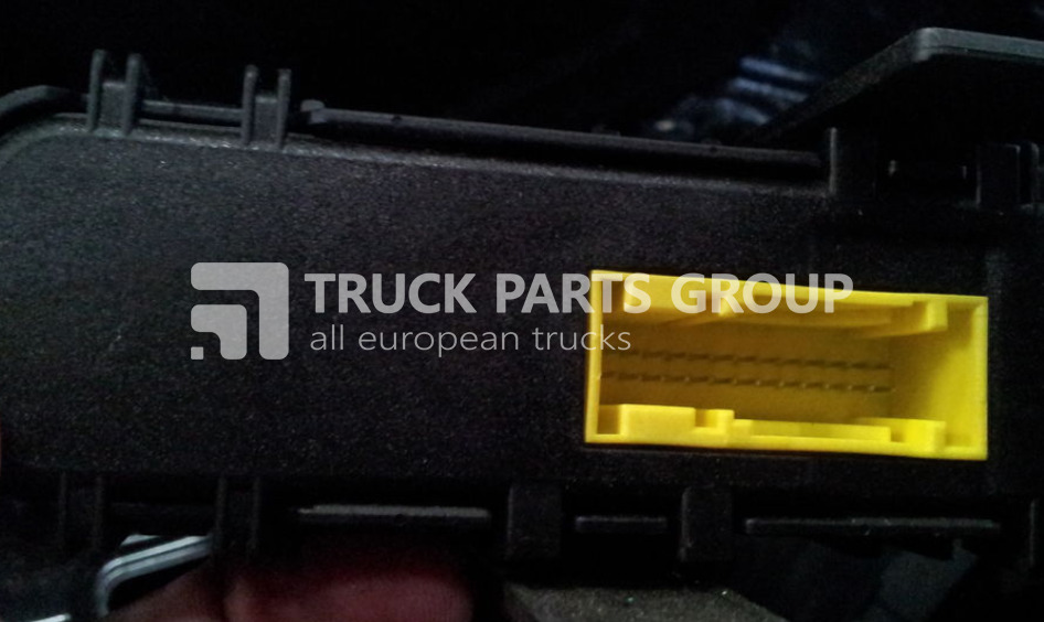 VOLVO FH4, EURO6 Renault T series Range, Gama MBYI control unit, 21926376, 22286187, 22282682, 28245692, HMIIOM human machine interface 28245692, 22282682, 21926375, 21669401, 22282682 - Bloc de gestion pour Camion: photos 1 VOLVO FH4, EURO6 Renault T series Range, Gama MBYI control unit, 21926376, 22286187, 22282682, 28245692, HMIIOM human machine interface 28245692, 22282682, 21926375, 21669401, 22282682 - Bloc de gestion pour Camion: photos 1