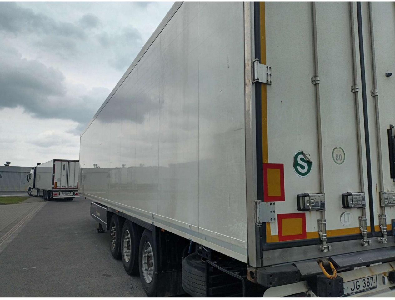 2018 Krone SDR Double Deck Cool Liner FP45 ThermoKing SLXi 300 Lifting Axle - Semi-remorque frigorifique: photos 5 2018 Krone SDR Double Deck Cool Liner FP45 ThermoKing SLXi 300 Lifting Axle - Semi-remorque frigorifique: photos 5