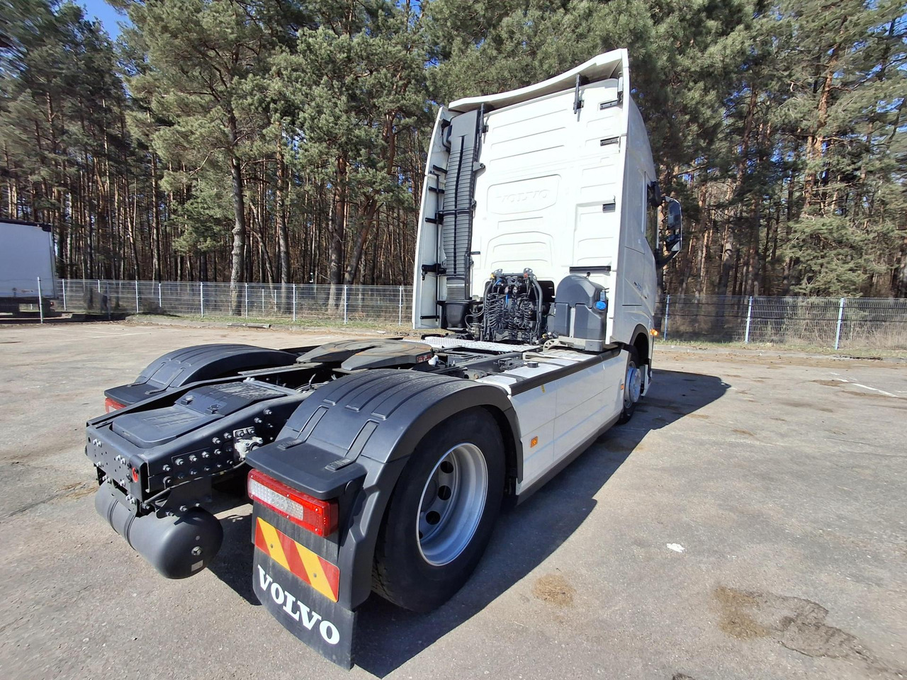 2022/2023 Volvo FH 500 Globetrotter XL - Autre matériel: photos 4 2022/2023 Volvo FH 500 Globetrotter XL - Autre matériel: photos 4