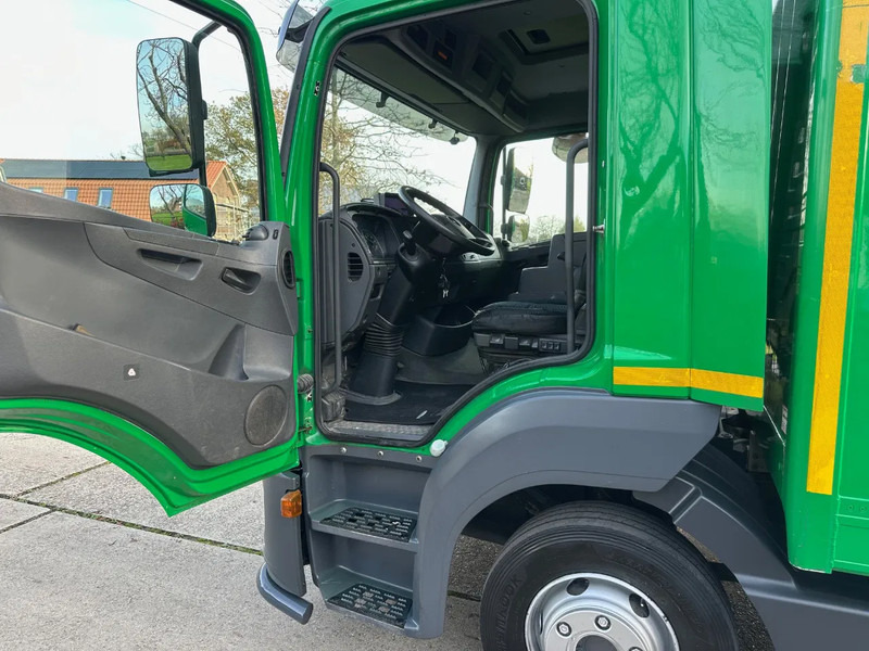 Mercedes-Benz Atego 1018 / NL TRUCK / AIRCO / BOX+LIFT+SIDE DOOR / AUTOMATIC - Camion fourgon: photos 4 Mercedes-Benz Atego 1018 / NL TRUCK / AIRCO / BOX+LIFT+SIDE DOOR / AUTOMATIC - Camion fourgon: photos 4
