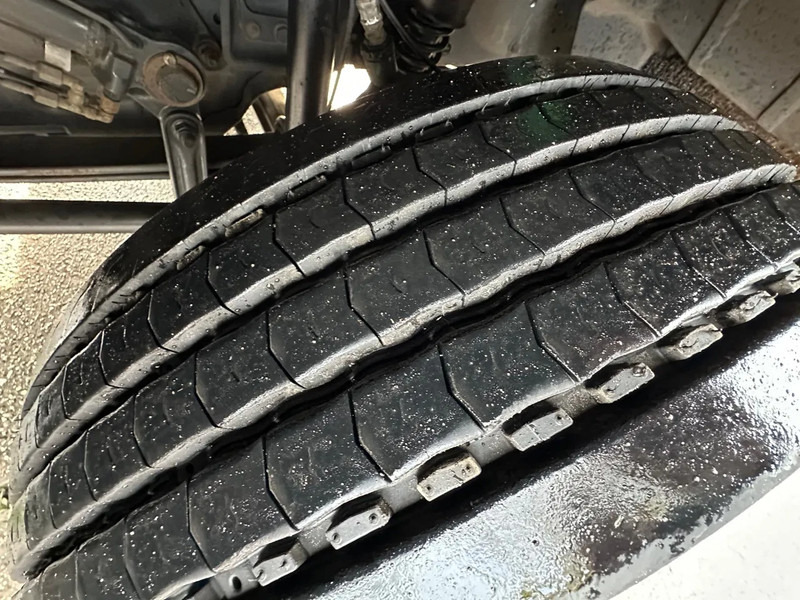 Mercedes-Benz Atego 1018 / NL TRUCK / LOW KM / AIRCO / EURO 6 / BOX+LIFT+SIDE DOOR / 10T / AUTOMATIC - Camion fourgon: photos 5 Mercedes-Benz Atego 1018 / NL TRUCK / LOW KM / AIRCO / EURO 6 / BOX+LIFT+SIDE DOOR / 10T / AUTOMATIC - Camion fourgon: photos 5