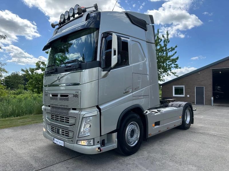 Volvo FH 460 / GLOBETROTTER / EURO 6 / I-Shift / HYDRAULIC / FULL AIR / NEW TACHO - Tracteur routier: photos 1 Volvo FH 460 / GLOBETROTTER / EURO 6 / I-Shift / HYDRAULIC / FULL AIR / NEW TACHO - Tracteur routier: photos 1