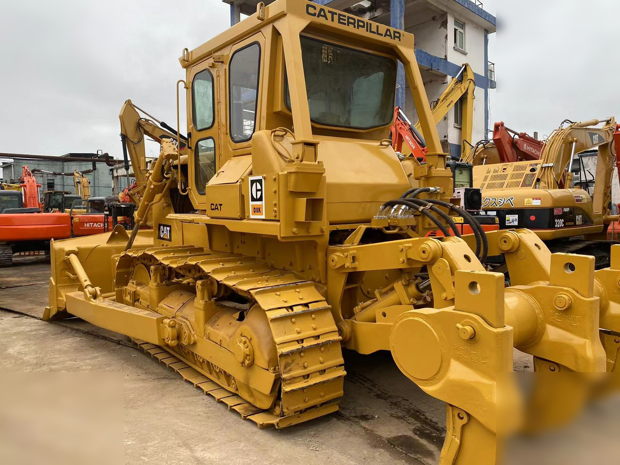 CATERPILLAR D8K - Bulldozer: photos 5 CATERPILLAR D8K - Bulldozer: photos 5
