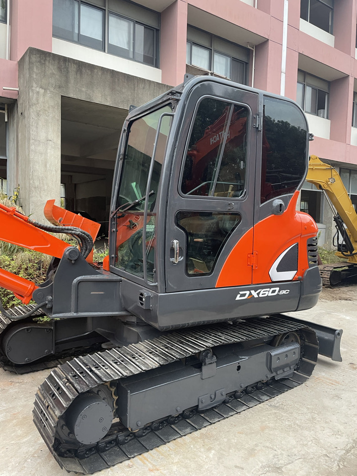 DOOSAN DX60-9C - Pelle sur chenille: photos 3 DOOSAN DX60-9C - Pelle sur chenille: photos 3
