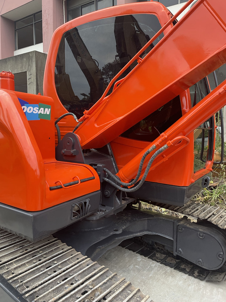 DOOSAN DX75-9C - Pelle sur chenille: photos 1 DOOSAN DX75-9C - Pelle sur chenille: photos 1