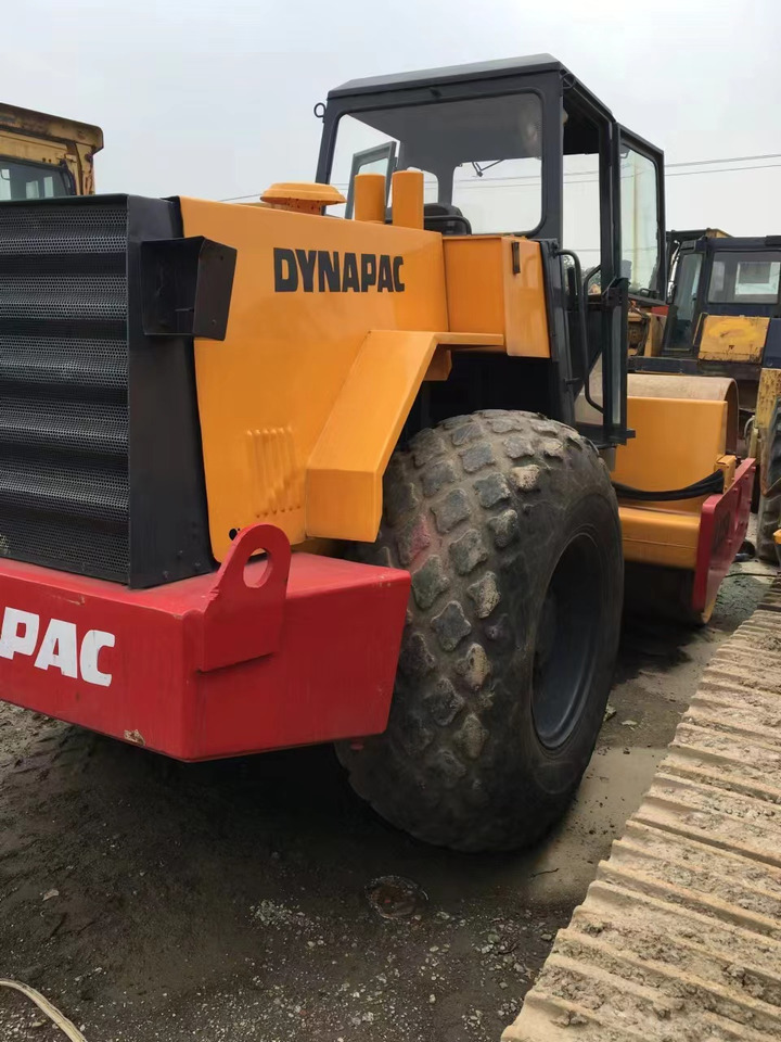 DYNAPAC CA25D - Compacteur à pieds de mouton/ Monocylindre: photos 1 DYNAPAC CA25D - Compacteur à pieds de mouton/ Monocylindre: photos 1