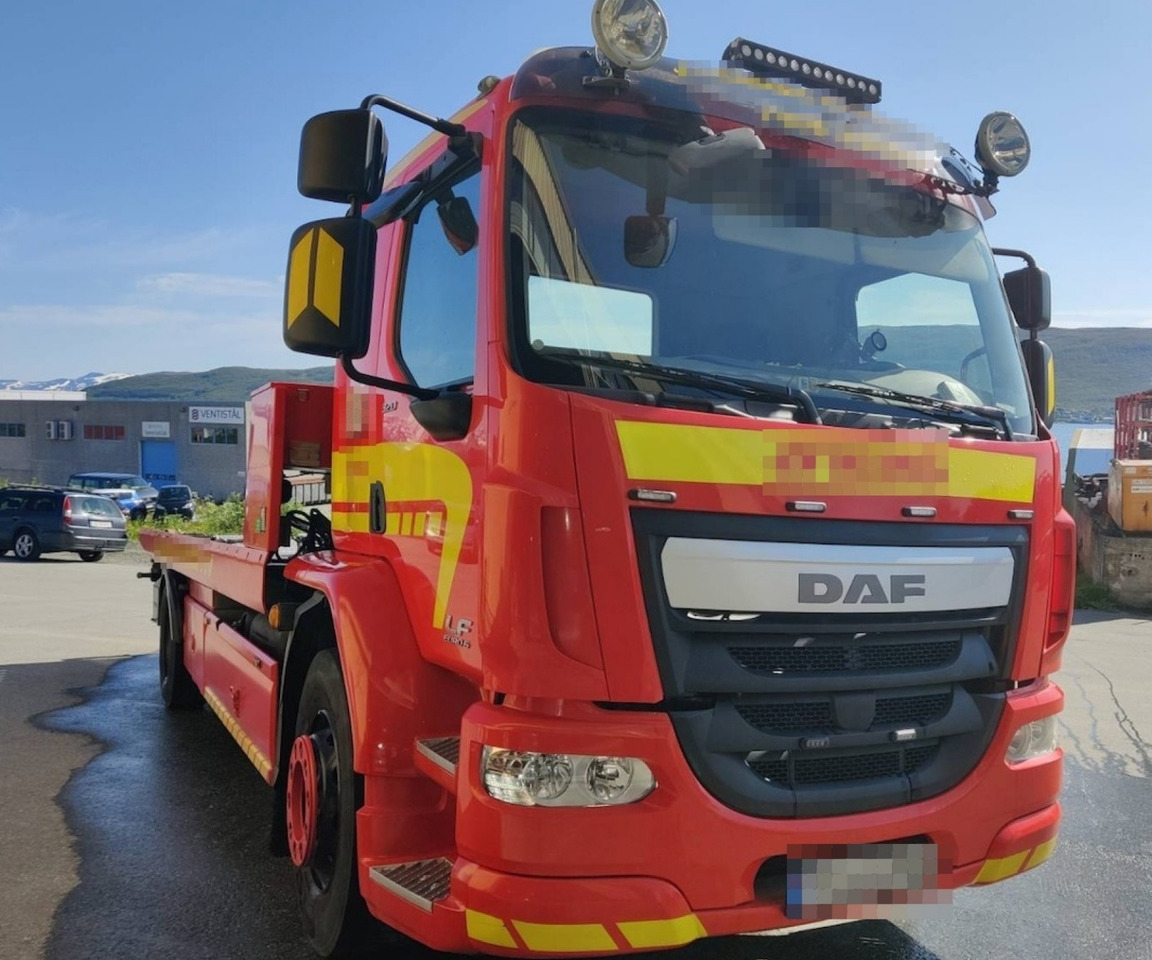 DAF LF 320 - Remorqueuse: photos 1 DAF LF 320 - Remorqueuse: photos 1