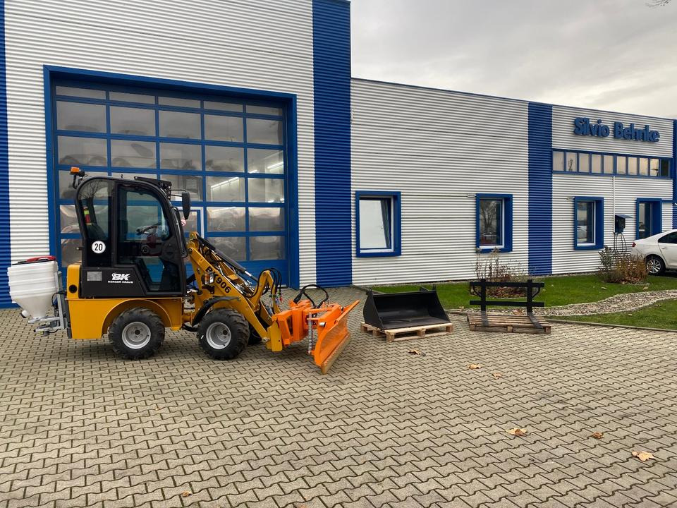 Radlader/Hoflader BK906 mit Kabine inkl. Winter-Komplettpaket *INKL.19% MWST.*BERGER KRAUS*PERKINS*EURO*SOFORT!* - Valet de ferme: photos 2 Radlader/Hoflader BK906 mit Kabine inkl. Winter-Komplettpaket *INKL.19% MWST.*BERGER KRAUS*PERKINS*EURO*SOFORT!* - Valet de ferme: photos 2